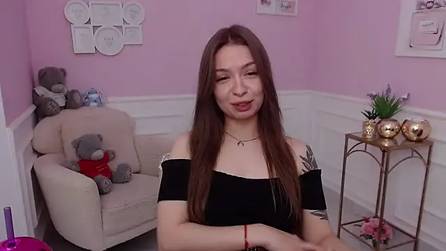 Snapshot of LucySkilar chatting on 13, 10, 2025 LucySkilar online show from 13, 10, 2025