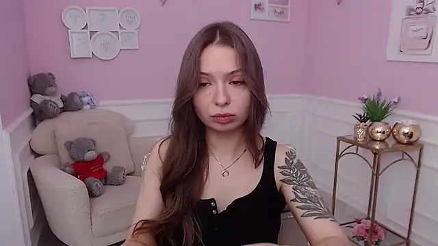 Snapshot of LucySkilar chatting on 26, 10, 2025 LucySkilar online show from 26, 10, 2025