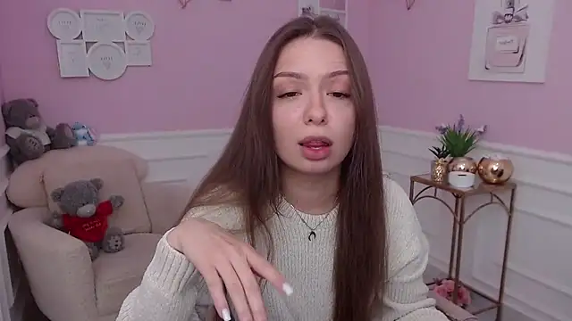 Snapshot of LucySkilar chatting on 2, 11, 2025 LucySkilar online show from 2, 11, 2025