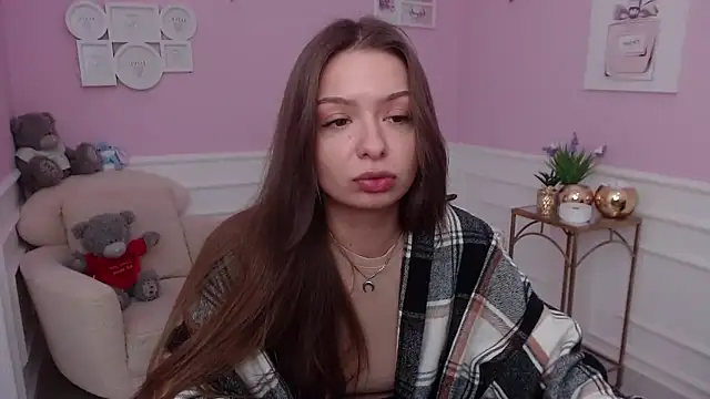 Snapshot of LucySkilar chatting on 3, 11, 2025 LucySkilar online show from 3, 11, 2025