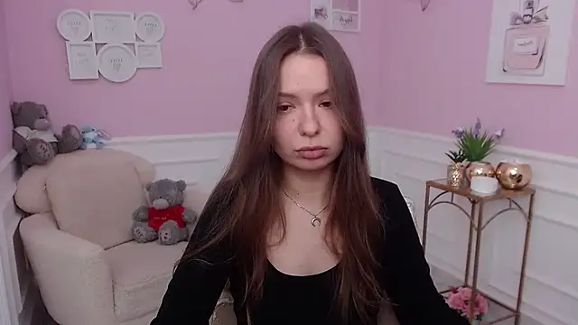 Snapshot of LucySkilar chatting on 23, 11, 2025 LucySkilar online show from 23, 11, 2025