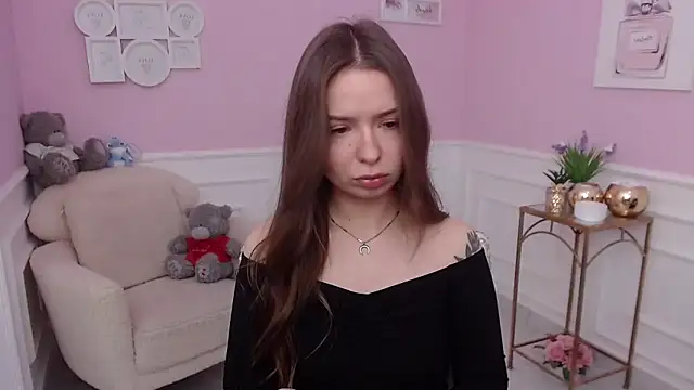 Snapshot of LucySkilar chatting on 24, 11, 2025 LucySkilar online show from 24, 11, 2025