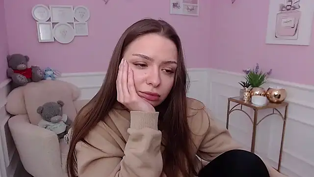 Snapshot of LucySkilar chatting on 14, 12, 2025 LucySkilar online show from 14, 12, 2025