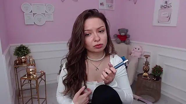 Snapshot of LucySkilar chatting on 13, 2, 2026 LucySkilar online show from 13, 2, 2026