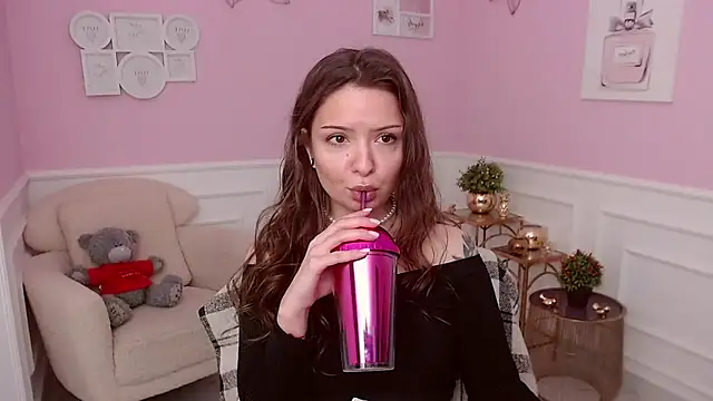 Snapshot of LucySkilar chatting on 31, 3, 2026 LucySkilar online show from 31, 3, 2026