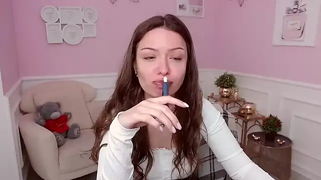 Snapshot of LucySkilar chatting on 5, 4, 2026 LucySkilar online show from 5, 4, 2026