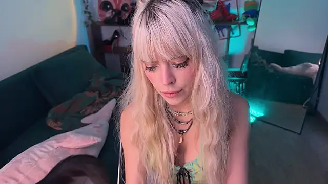 Snapshot of Eerectioneering chatting on 27, 9, 2025 Eerectioneering online show from 27, 9, 2025