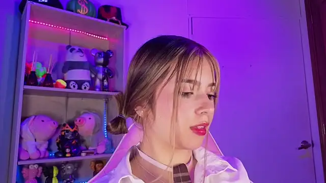 Snapshot of EmilyMiller_ chatting on 17, 2, 2026 EmilyMiller online show from 17, 2, 2026