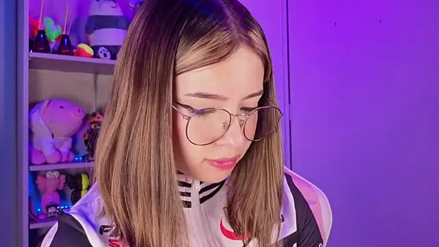 Snapshot of EmilyMiller_ chatting on 19, 2, 2026 EmilyMiller online show from 19, 2, 2026