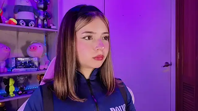 EmilyMiller  online show from 14, 4, 2026