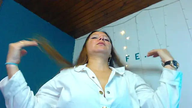 Snapshot of camila_delarosa chatting on 27, 12, 2024 camila delarosa online show from 27, 12, 2024