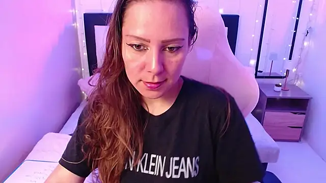 Snapshot of camila_delarosa chatting on 1, 7, 2026 camila delarosa online show from 1, 7, 2026