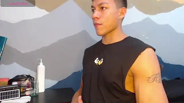 Snapshot of aalan_foxter chatting on 10, 1, 2025 aalan foxter online show from 10, 1, 2025