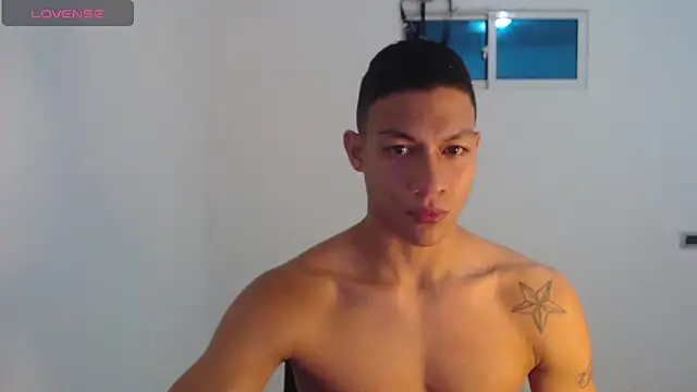 Snapshot of aalan_foxter chatting on 8, 3, 2025 aalan foxter online show from 8, 3, 2025