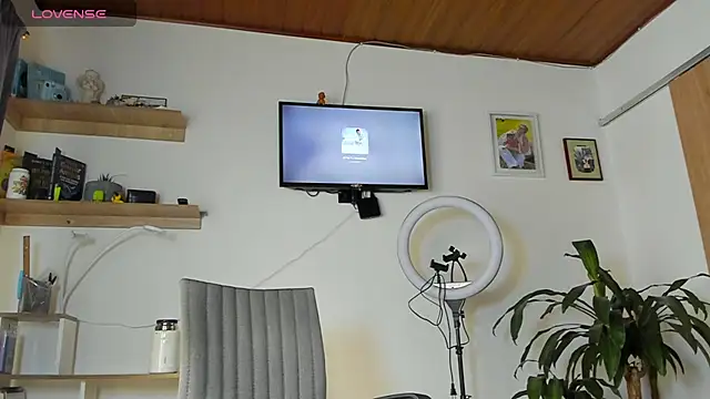 manucute 23  online show from 2, 11, 2025