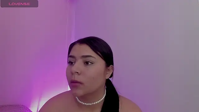 Oriana Guzman online show from 11, 4, 2026