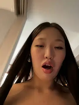 Snapshot of Aiko_Yumi chatting on 22, 12, 2024 Aiko Yumi online show from 22, 12, 2024