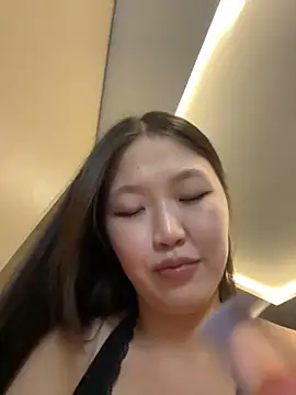 Snapshot of Aiko_Yumi chatting on 2, 1, 2025 Aiko Yumi online show from 2, 1, 2025