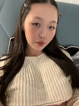 Snapshot of Aiko_Yumi chatting on 28, 9, 2025 Aiko Yumi online show from 28, 9, 2025