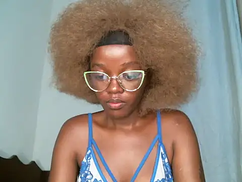 Bella kiki online show from 12, 3, 2025