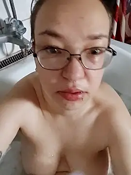 Snapshot of Isabella_Geney chatting on 10, 11, 2025 Isabella Geney online show from 10, 11, 2025