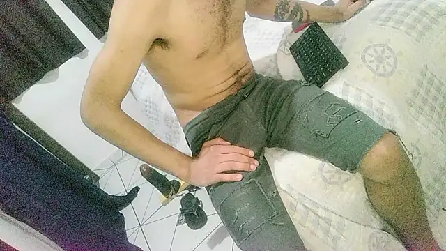 Snapshot of UncutToyBoy23cm chatting on 3, 11, 2025 UncutToyBoy23cm online show from 3, 11, 2025