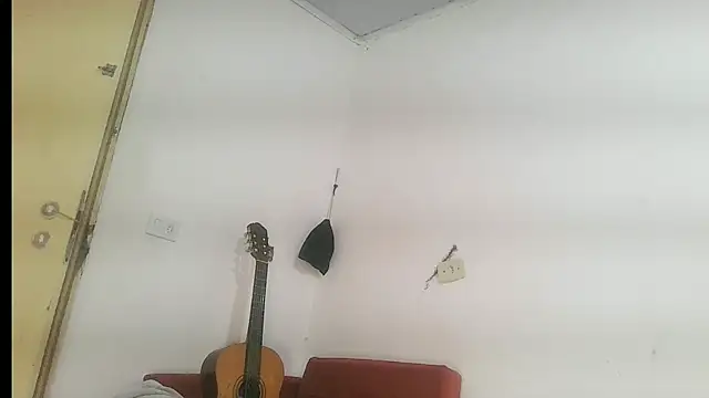 Snapshot of UncutToyBoy23cm chatting on 7, 11, 2025 UncutToyBoy23cm online show from 7, 11, 2025