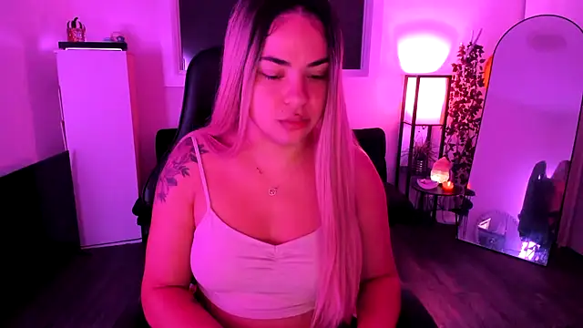 MelSaunders online show from 18, 11, 2025