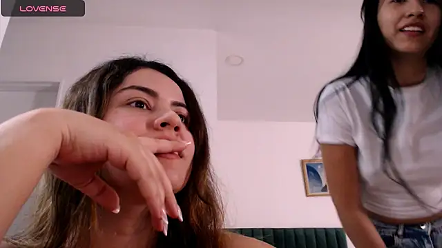 Snapshot of AlexaMysticz chatting on 4, 2, 2025 AlexaMysticz online show from 4, 2, 2025