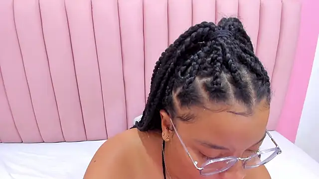 ISABELLA 020 online show from 20, 2, 2025