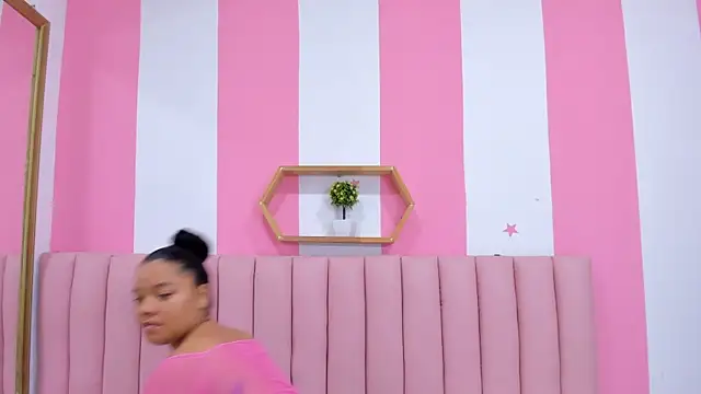 ISABELLA 020 online show from 5, 3, 2025