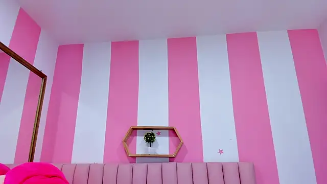 ISABELLA 020 online show from 15, 9, 2025