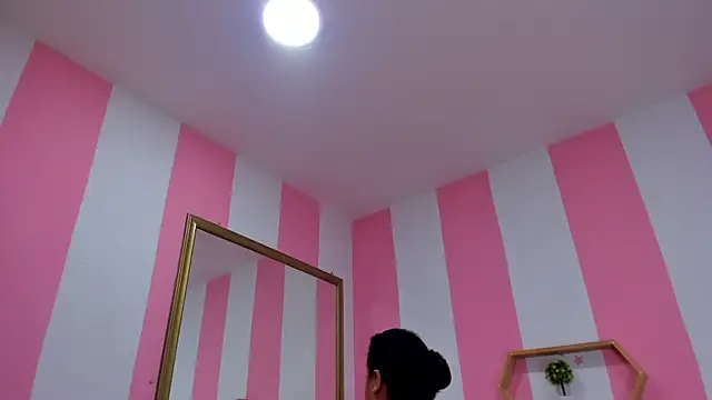 ISABELLA 020 online show from 21, 10, 2025