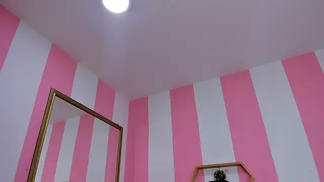 ISABELLA 020 online show from 17, 12, 2025