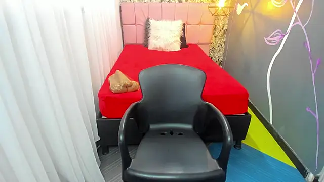 Snapshot of EmmaaEvans_ chatting on 26, 12, 2024 EmmaaEvans online show from 26, 12, 2024