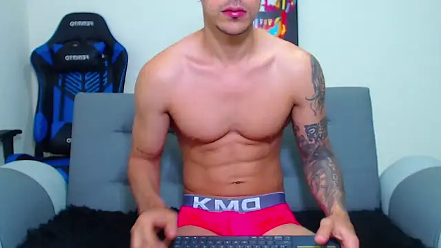 Snapshot of Tristan-bm chatting on 8, 1, 2025 Tristan-bm online show from 8, 1, 2025