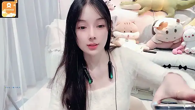 Snapshot of AKiKi711 chatting on 19, 10, 2025 AKiKi711 online show from 19, 10, 2025