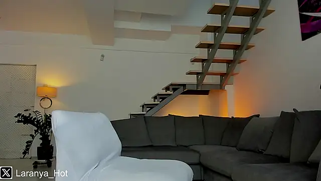 LaranyaX online show from 26, 3, 2026