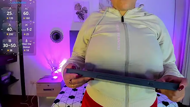 Kylie2211 online show from 3, 1, 2025