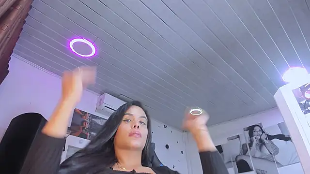 Snapshot of LatinVenuz chatting on 9, 2, 2025 LatinVenuz online show from 9, 2, 2025