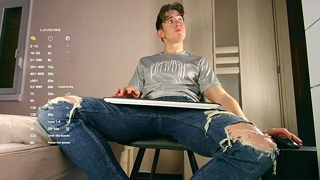 ChristianLevine  online show from 1, 12, 2025