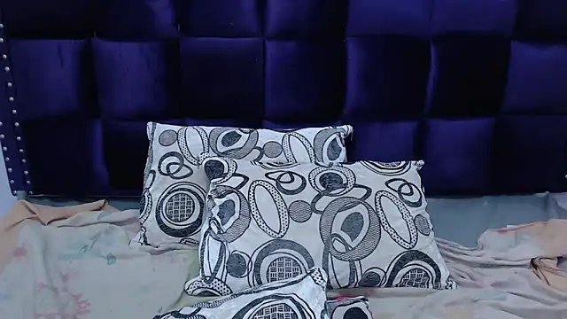 Snapshot of LindaKardi chatting on 20, 9, 2025 LindaKardi online show from 20, 9, 2025