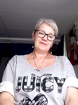 Snapshot of irinamaux chatting on 21, 6, 2026 irinamaux online show from 21, 6, 2026