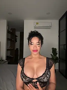 Snapshot of Brunettexio chatting on 5, 2, 2025 Brunettexio online show from 5, 2, 2025