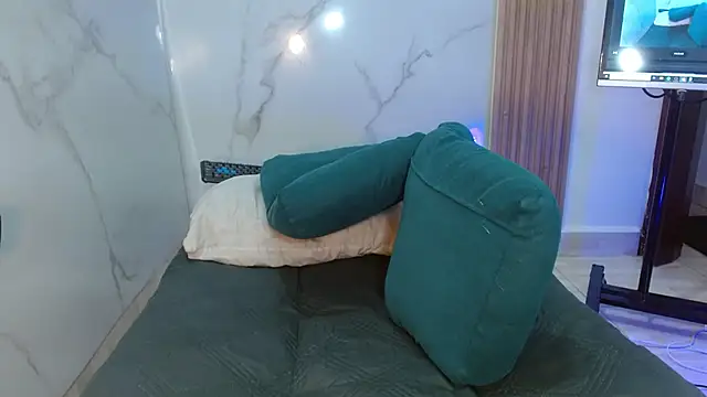 mollyguns online show from 16, 12, 2025