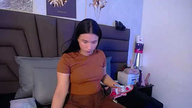 Sofi Perez  online show from 30, 3, 2026