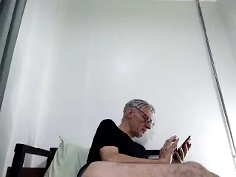 Snapshot of BIGUNCUTHARDCOCK chatting on 26, 2, 2025 BIGUNCUTHARDCOCK online show from 26, 2, 2025