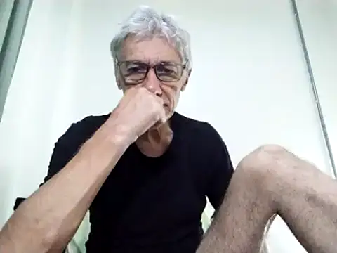Snapshot of BIGUNCUTHARDCOCK chatting on 4, 3, 2025 BIGUNCUTHARDCOCK online show from 4, 3, 2025