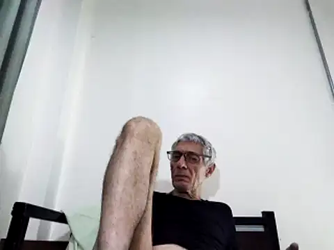 Snapshot of BIGUNCUTHARDCOCK chatting on 4, 3, 2025 BIGUNCUTHARDCOCK online show from 4, 3, 2025