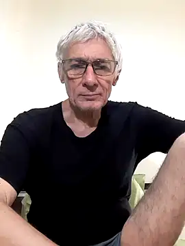 Snapshot of BIGUNCUTHARDCOCK chatting on 5, 3, 2025 BIGUNCUTHARDCOCK online show from 5, 3, 2025